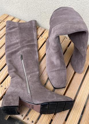 Чоботи замшеві жіночі lavorazione artigianale розмір 38 бежевого кольору