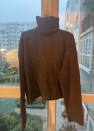Светр h&m коричневий, ідеальний стан, теплий, на осінь/зиму, приємний на дотик, жіночий, гольф