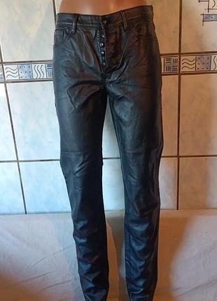 Брюки под кожу