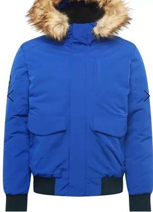 Мужская синяя брендовая зимняя куртка от zara men с капюшоном в идеальном состоянии. идеальный вариант для джинсов, привезенная из-за границы