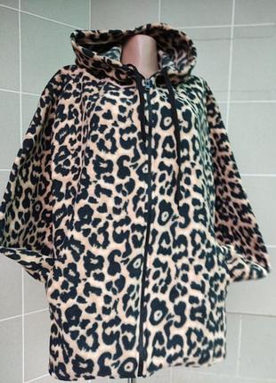 Байка женская. по груди 142, длина 74.зад дольше.