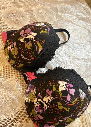 Бюстгальтер ліфчик