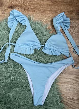 Шикарний небесний милий купальник в стані нового