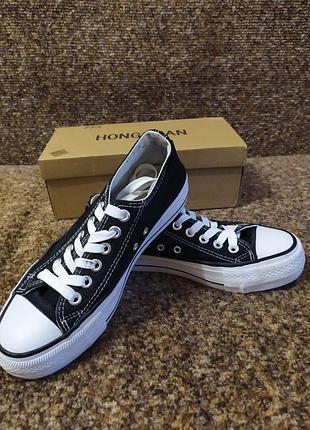 Продам кеды женские.