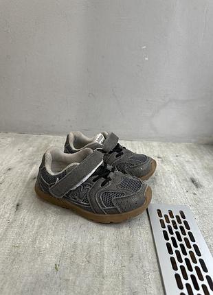 Кросівки дитячі 24 р