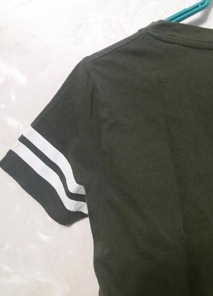 Укороченная хлопковая футболка-топ с полосками на рукавах6 фото