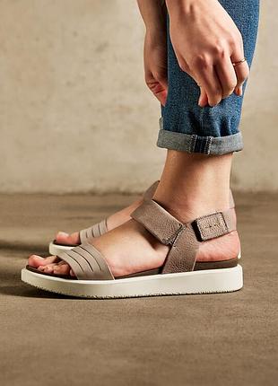 Женские кожаные, нубуковые сандалии ecco flowt