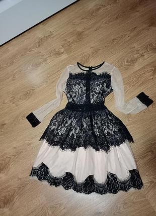 Нежное платье с гипюром