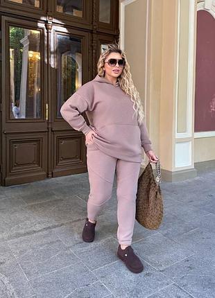 Костюм жіночий