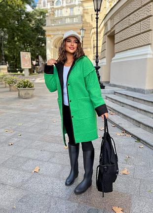 Женское пальто с капюшоном