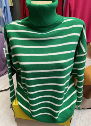 Светр жіночий