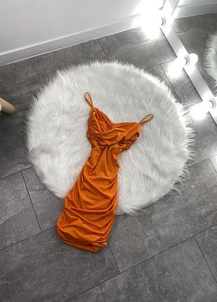 Гарна сукня