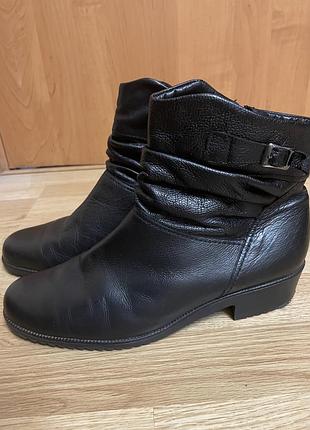 Брендовые кожаные ботинки на флисе..демисезон