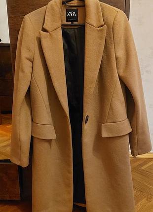 Пальто женское демисезонное укороченное.