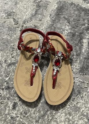 Жіночі басоніжки 😍