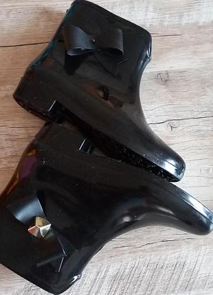 Чоботи гумові