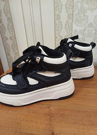 Кроссовки для девочки