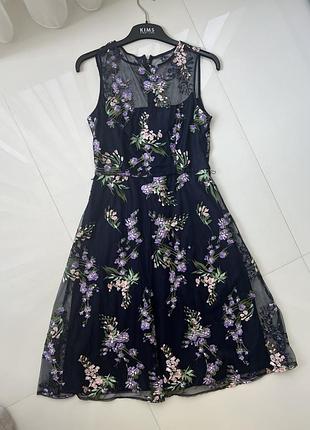 Гарна сукня у квітах с/м