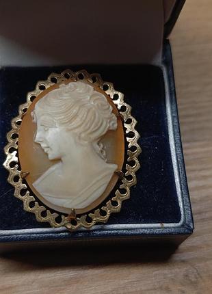Брошь-камея в золотые