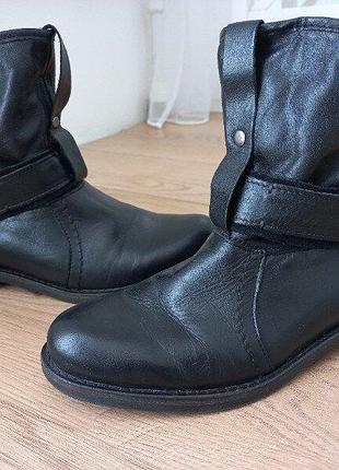 Buffalo шкіряні демі чоботи 38 розмір устілка-25