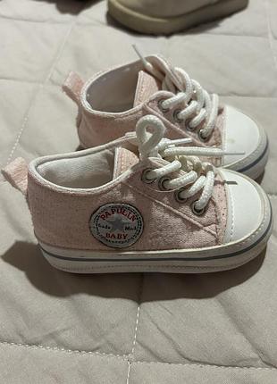 Дитяче взуття 2 пари+шапочка