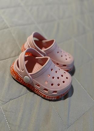 Крокси для дівчинки