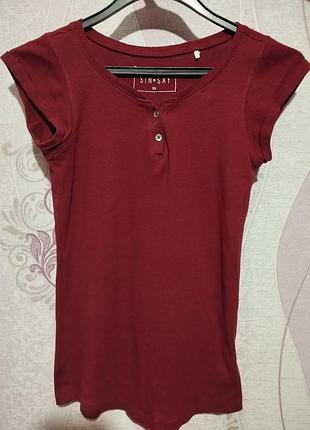 Футболка с пуговицами