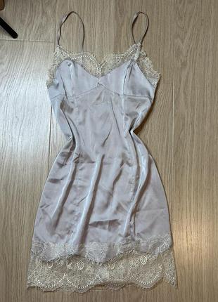 Платье в бельевом стиле