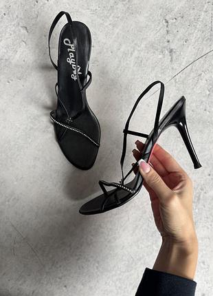 Босоніжки на шпильках playboy розмір 40