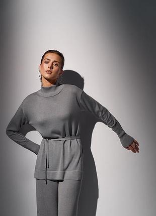 Нежный серый удлиненный джемпер