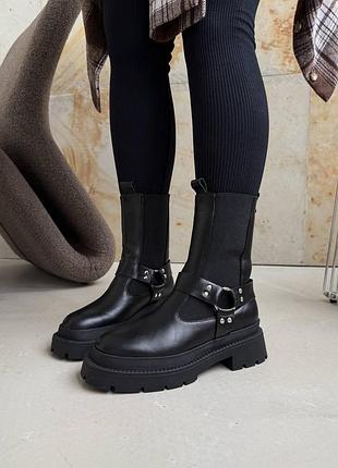 Шкіряні чорні черевики челсі
