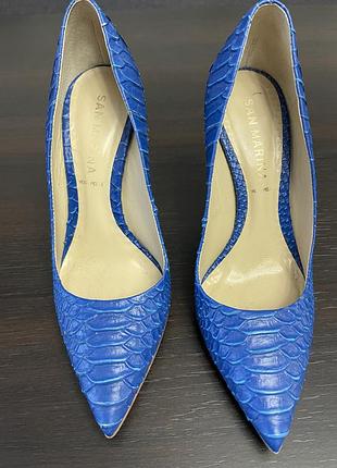 Туфлі шкіряні кольору електрик