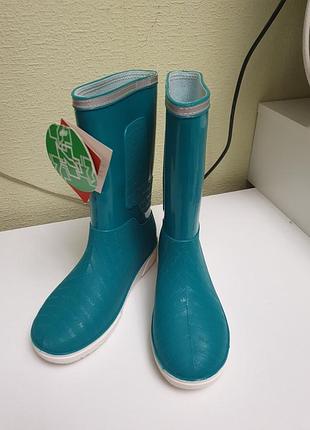 Стильные резиновые сапоги