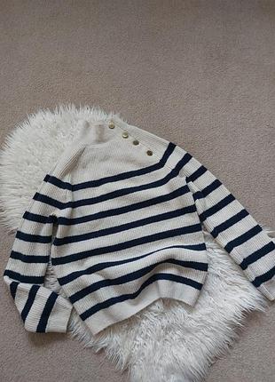 Женский свитер с содержанием шерсти