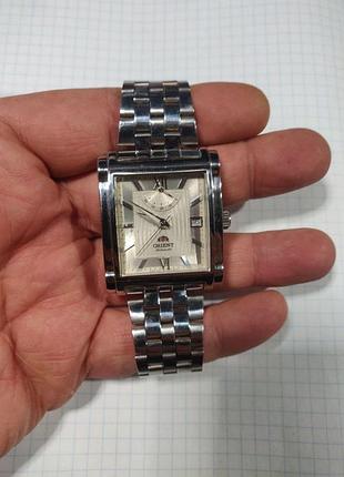 Механічний годинник з автопідзаводом і календарем orient ffdah003wo