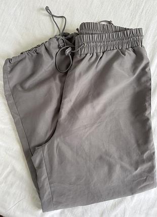Легкі літні сірі карго