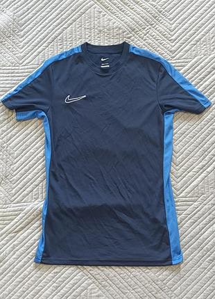 Оригінальна футболка nike