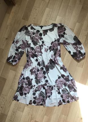 Сукня в квітах плаття з підкладкою