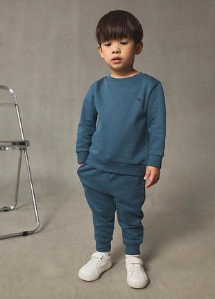 В наявності стильний і нереально комфортний костюмчики від бренду next