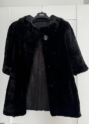 Продаю коротку шубу з натурального хутра (бобер)