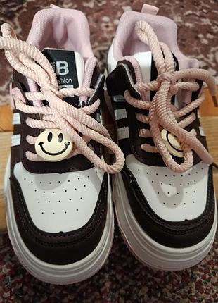 Кроссовки детские