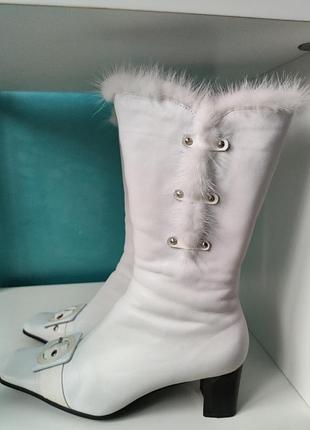 Зимние белые кожаные сапоги