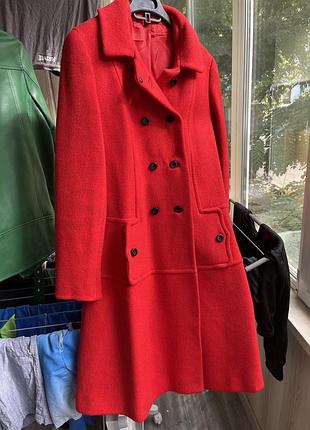 Пальто красное , трапеция