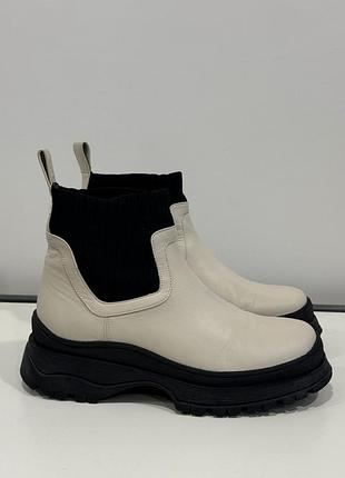 Шкіряні челсі staud