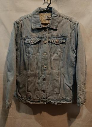 Джинсова куртка з плюшевою (шерпа) підкладкою від бренду new look розмір eu 42
