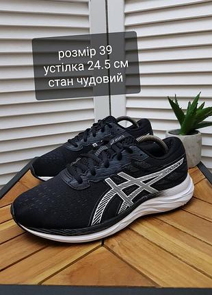 Жіночі спортивні кросівки asics