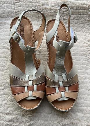 Жіночі босоніжки 40 р.( 25,5 уст.,шкіра зовні і всередині