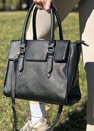 Сумка жіноча містка з довгим ремінцем трендова