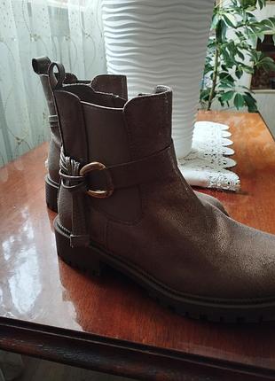 Женские ботинки