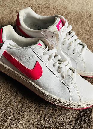 Оригінальні кросівки найк